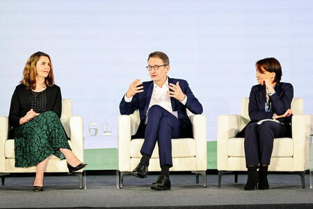 State Secretary Stefan Schnorr discusses AI-Governance at the ATxSG 2024